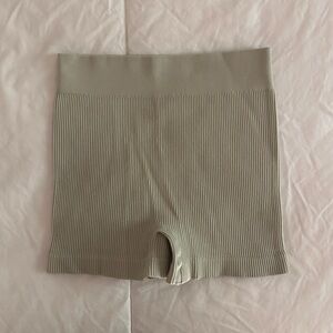 Prettylittlething shorts